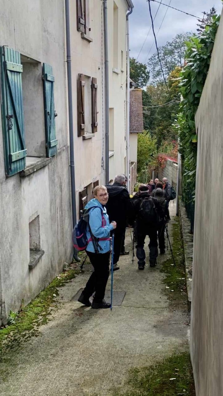 Attention à la photographe ! Après les ronces, les pavés ce serait dur !