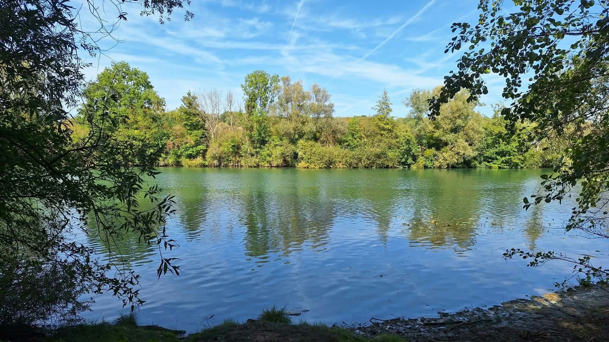 Quand on s'promène au bord de l'eau, comme tout est beau ...